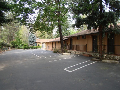 Ponderosa Gardens Motel image 10
